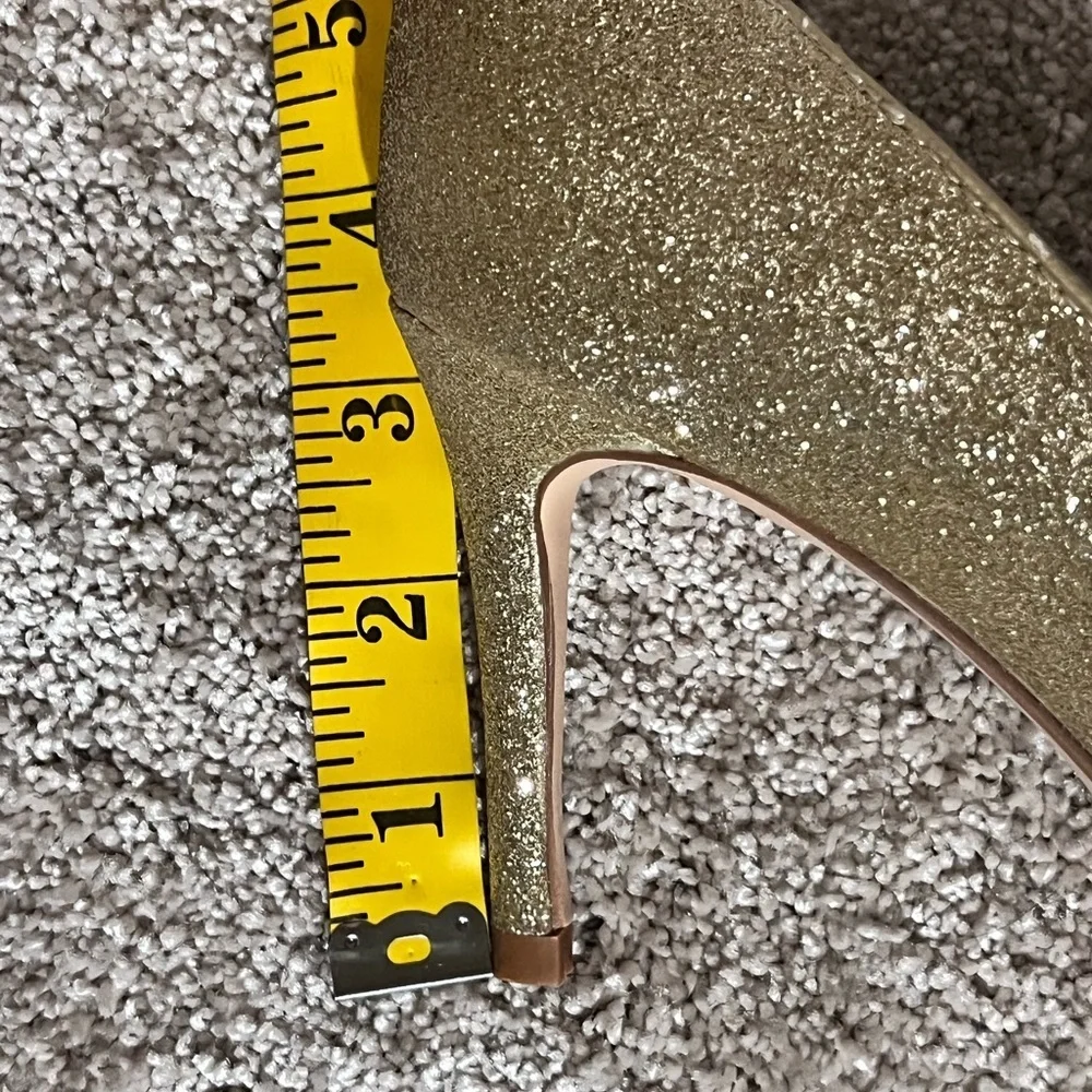 LIKE NEW!!!!! Marc Fisher Gold Glitter Heels
